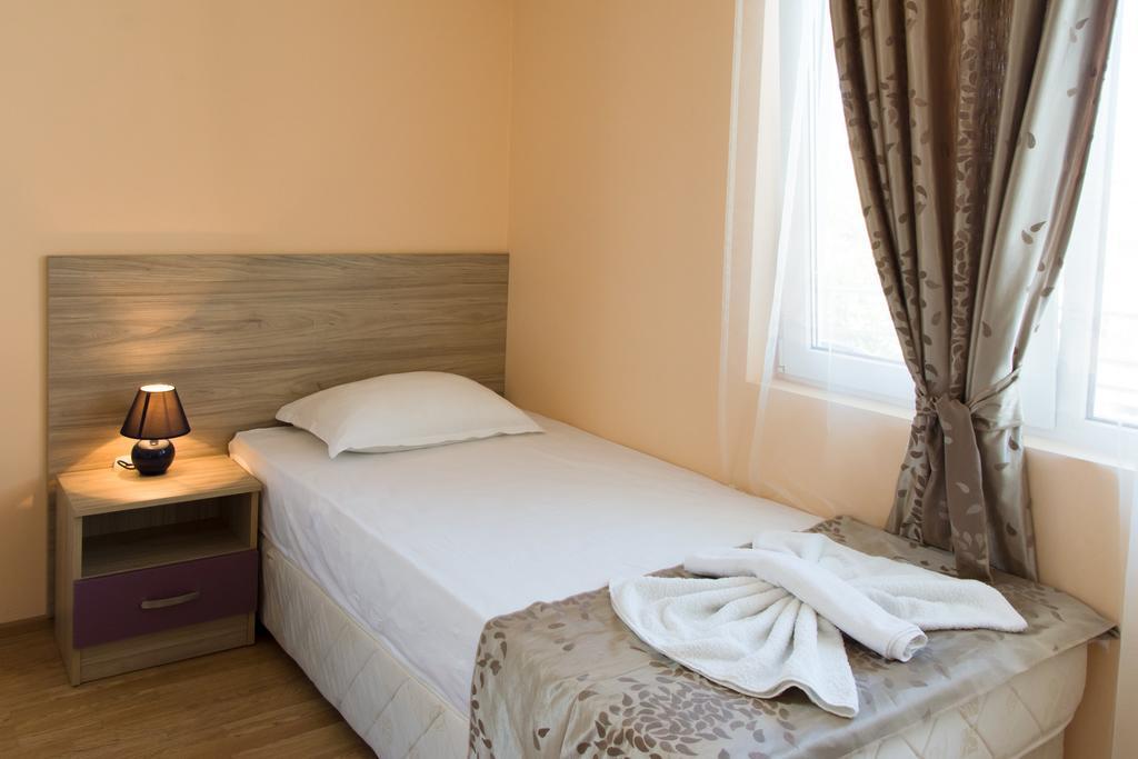 Atavel Guest House Nesebar Esterno foto